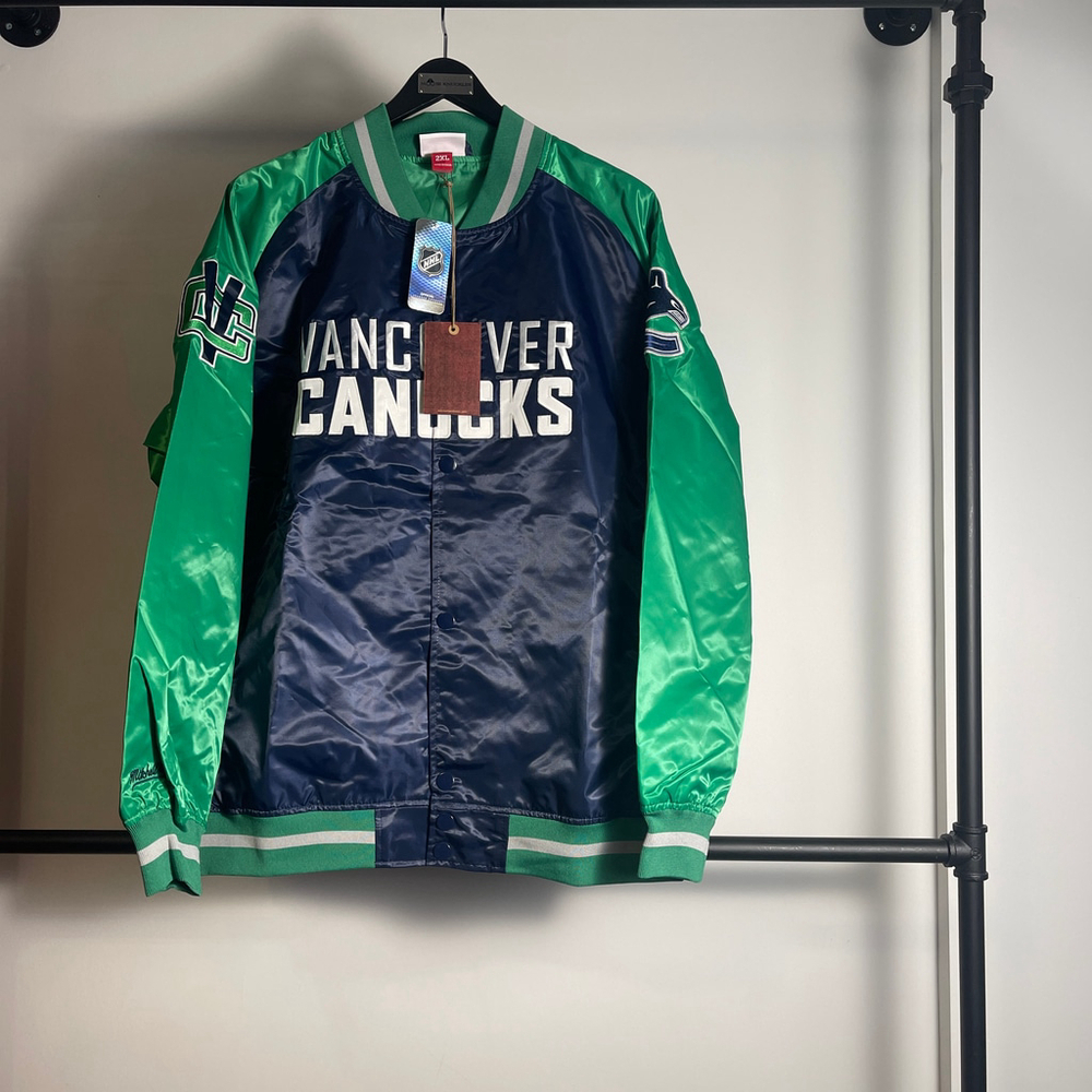 Men's Mitchell & Ness Vancouver Canucks Jacket size 2XL